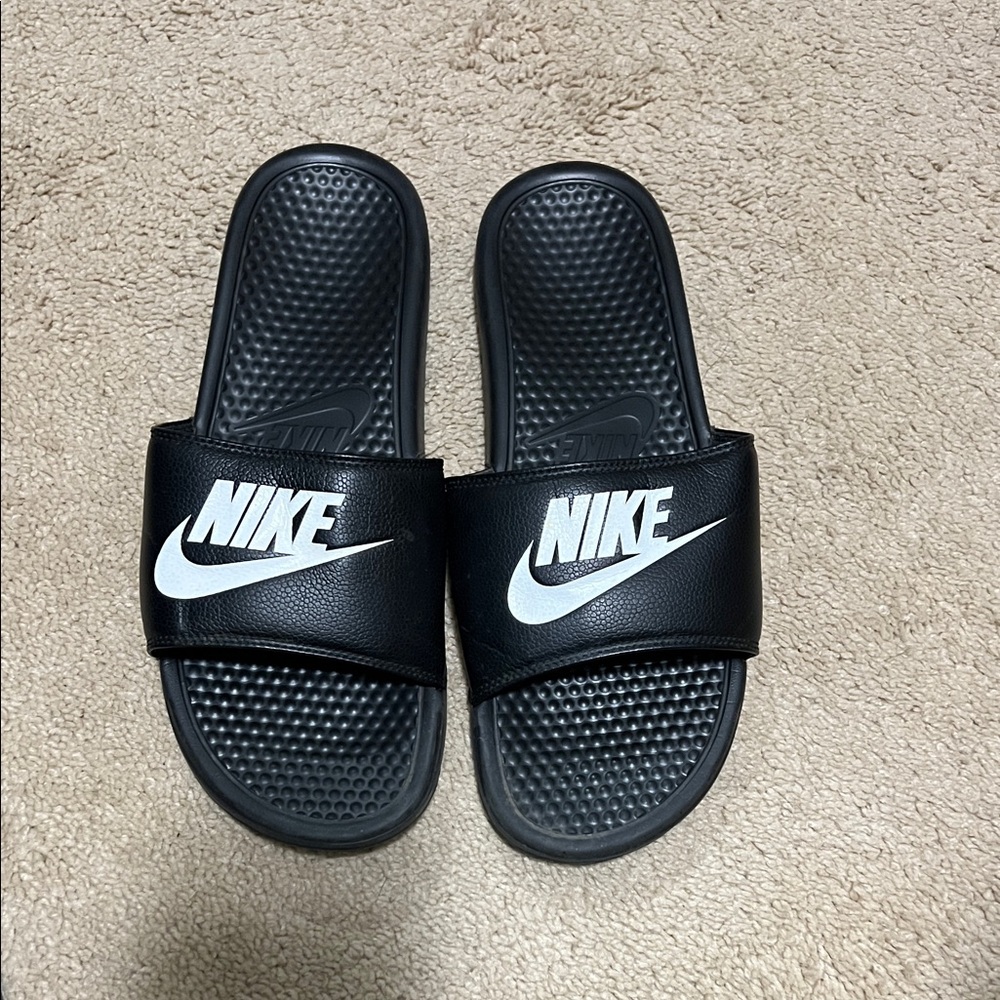 Nike Black and White Slide Slides men’s sz12